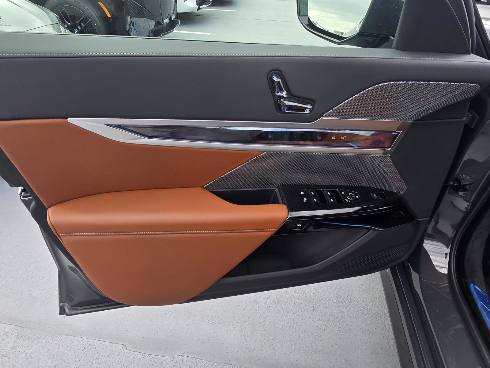 New 2026 BMW 750e xDrive image 10