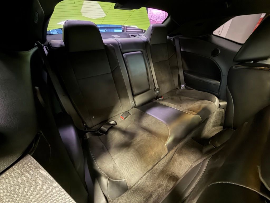 Used 2015 Dodge Challenger R/T Scat Pack w/ Scat Pack Appearance Package RWD image 6