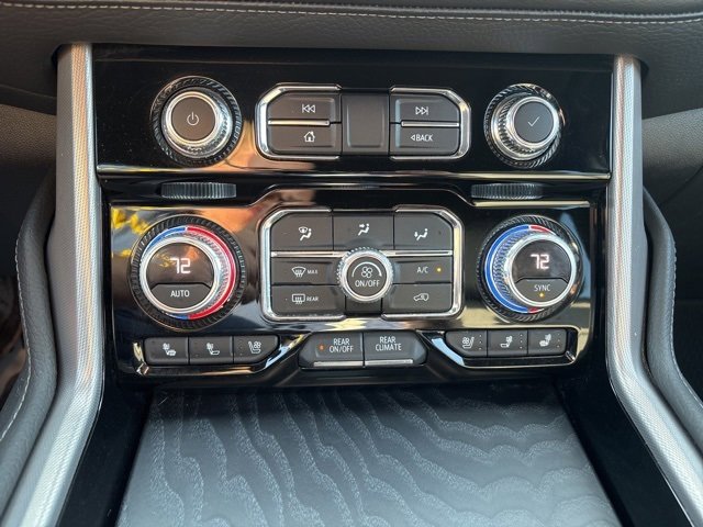 Used 2022 GMC Yukon XL Denali image 17