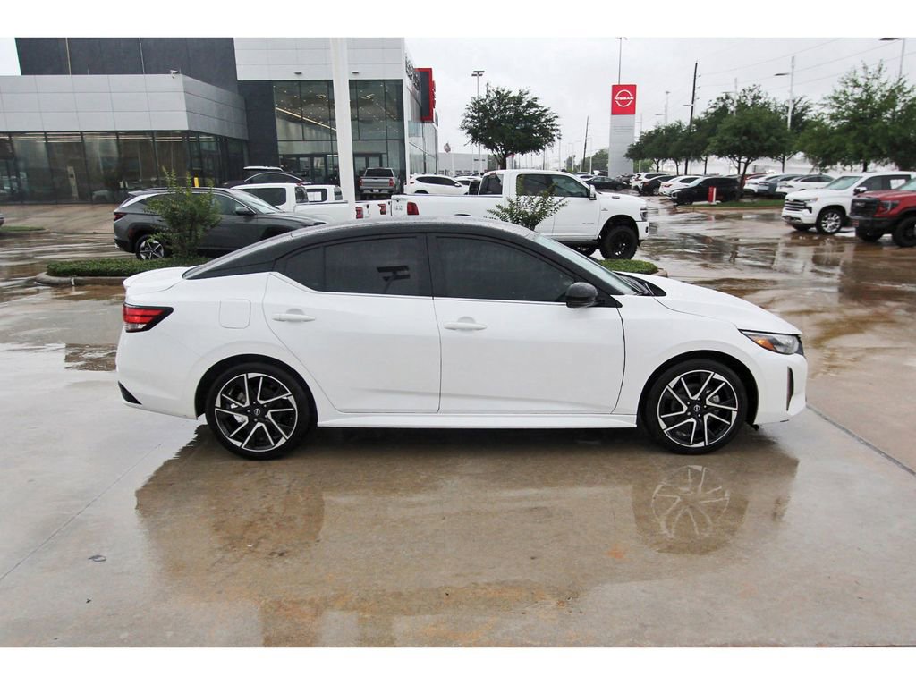 Used 2025 Nissan Sentra SR FWD image 7