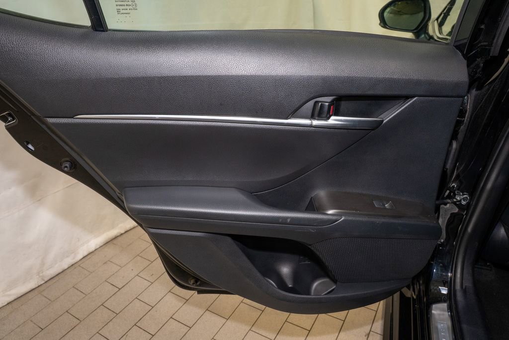 Used 2024 Toyota Camry SE image 8