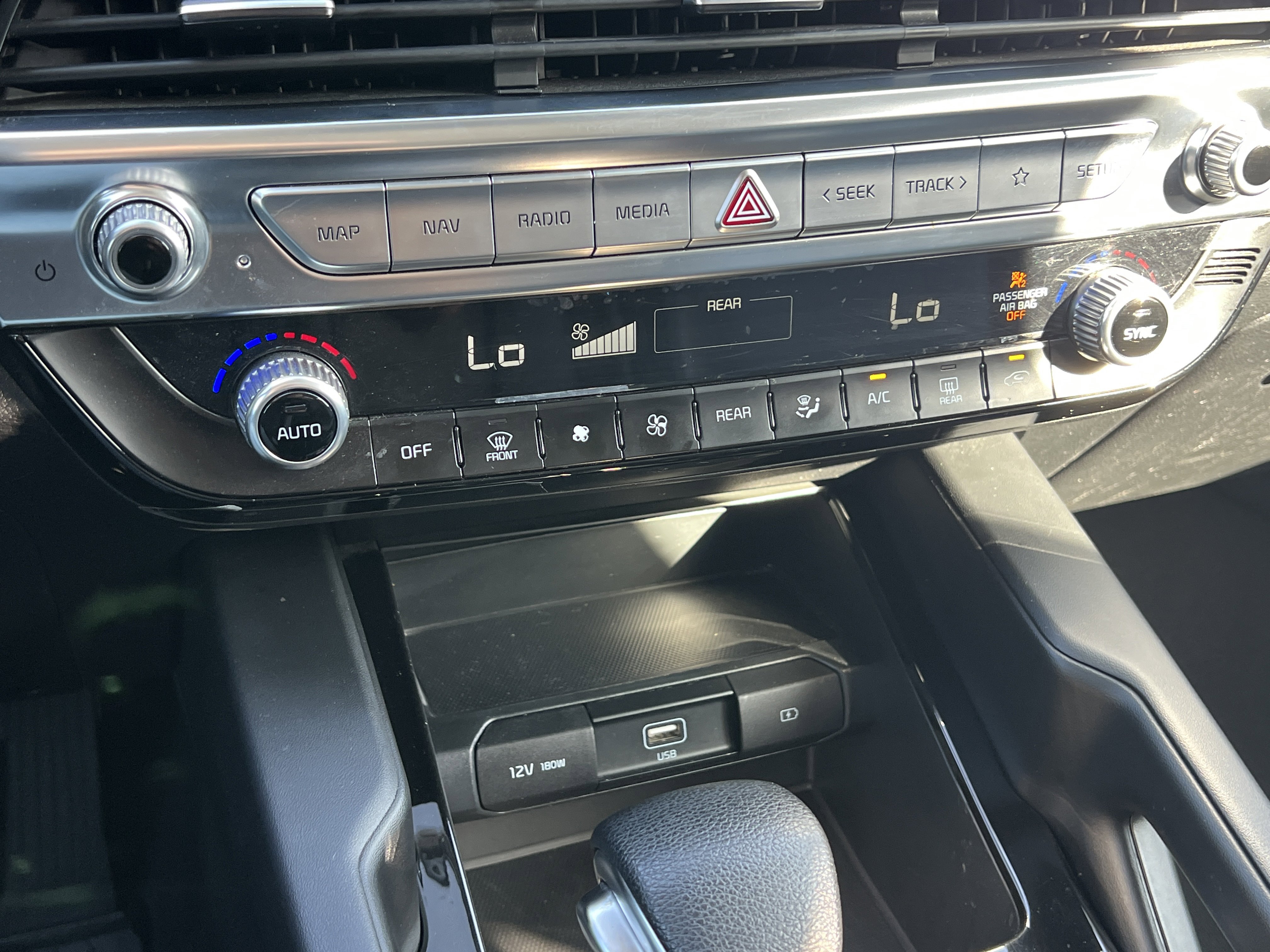 Certified 2022 Kia Telluride LX image 28