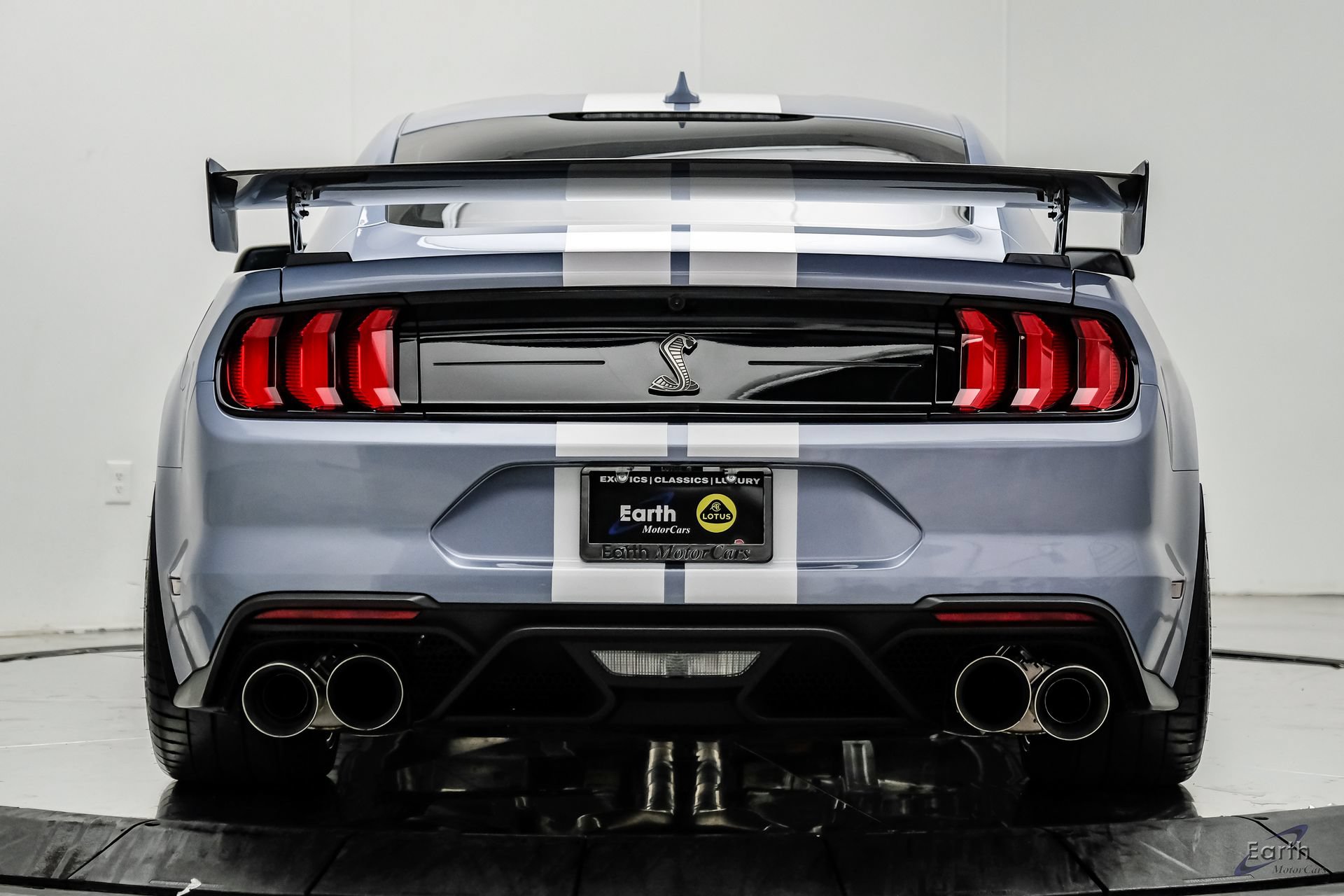 Used 2022 Ford Mustang Shelby GT500 w/ Technology Package RWD image 15