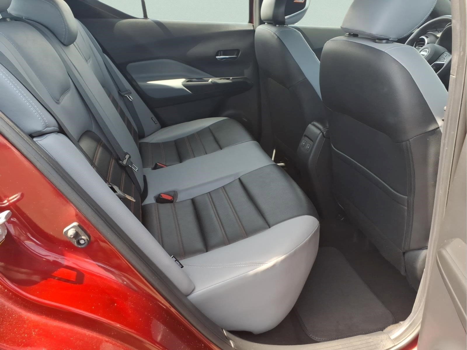 Certified 2023 Nissan Kicks SR w/ SR Premium Package FWD image 13