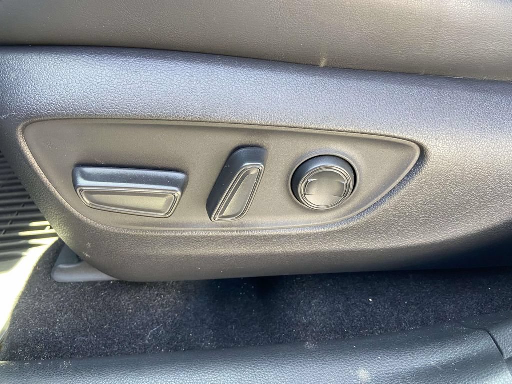 Used 2023 Toyota RAV4 Limited AWD/4WD image 19