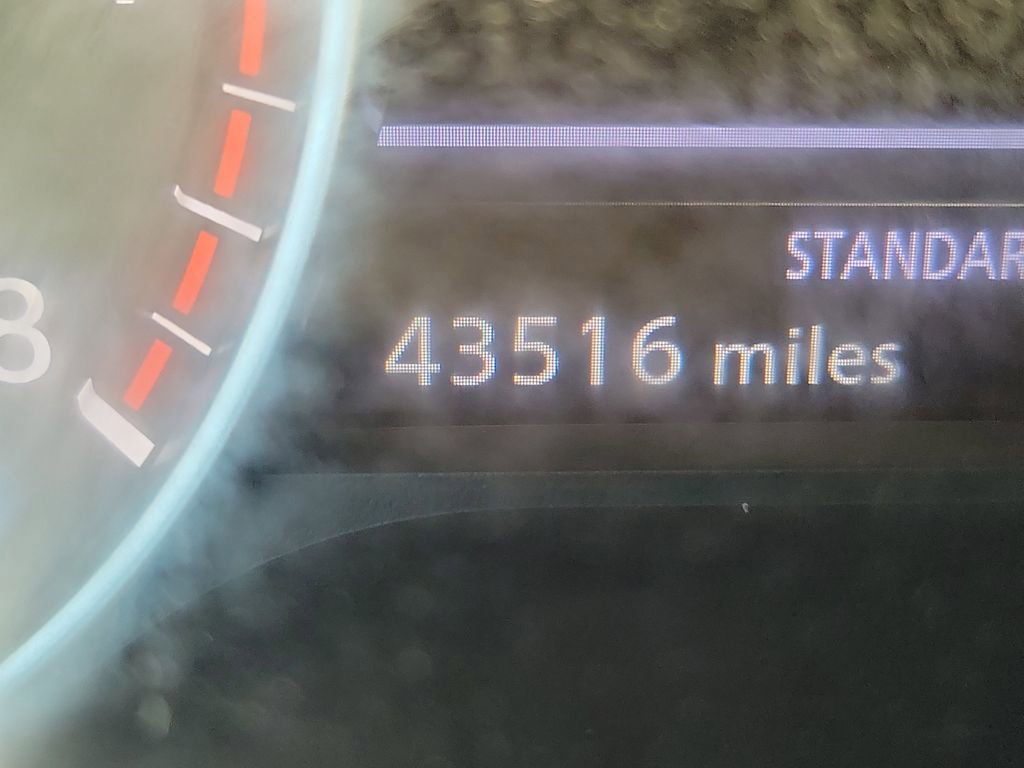 Used 2025 Nissan Pathfinder SV image 27