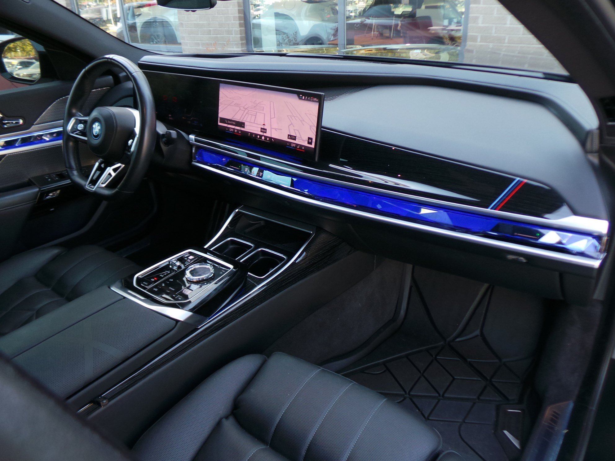 Used 2024 BMW 750e xDrive w/ Executive Package AWD/4WD image 43