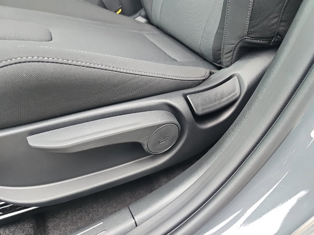 New 2026 Hyundai Elantra SE FWD image 14