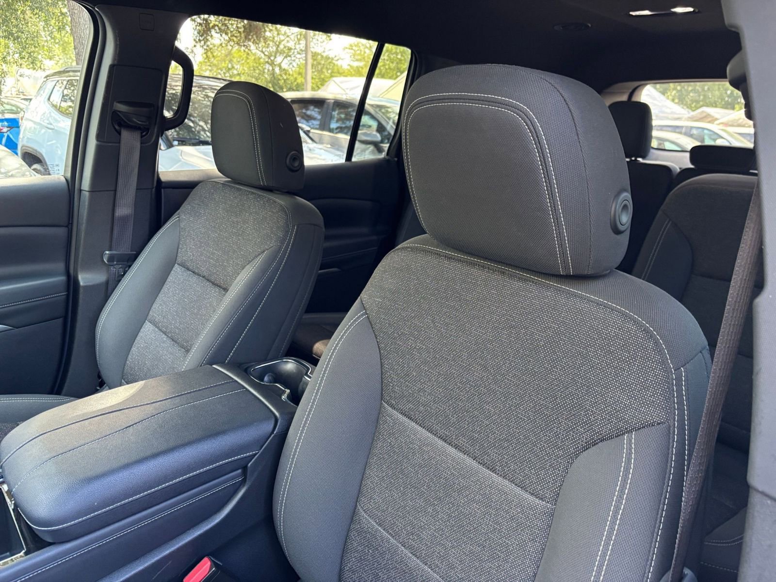 Used 2025 Chevrolet Traverse LT image 50