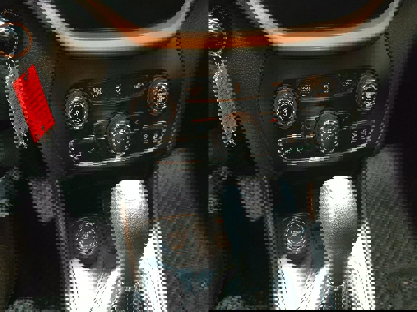 Used 2018 Jeep Cherokee Latitude w/ Cold Weather Group image 15