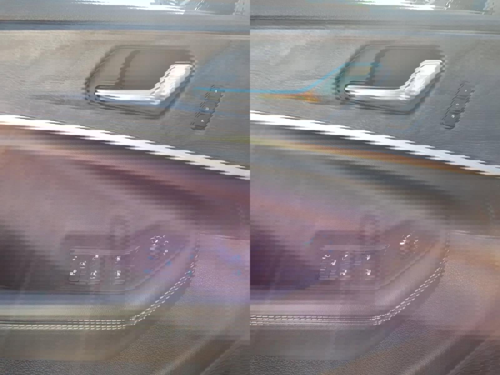 Used 2024 Jeep Grand Cherokee Limited image 16