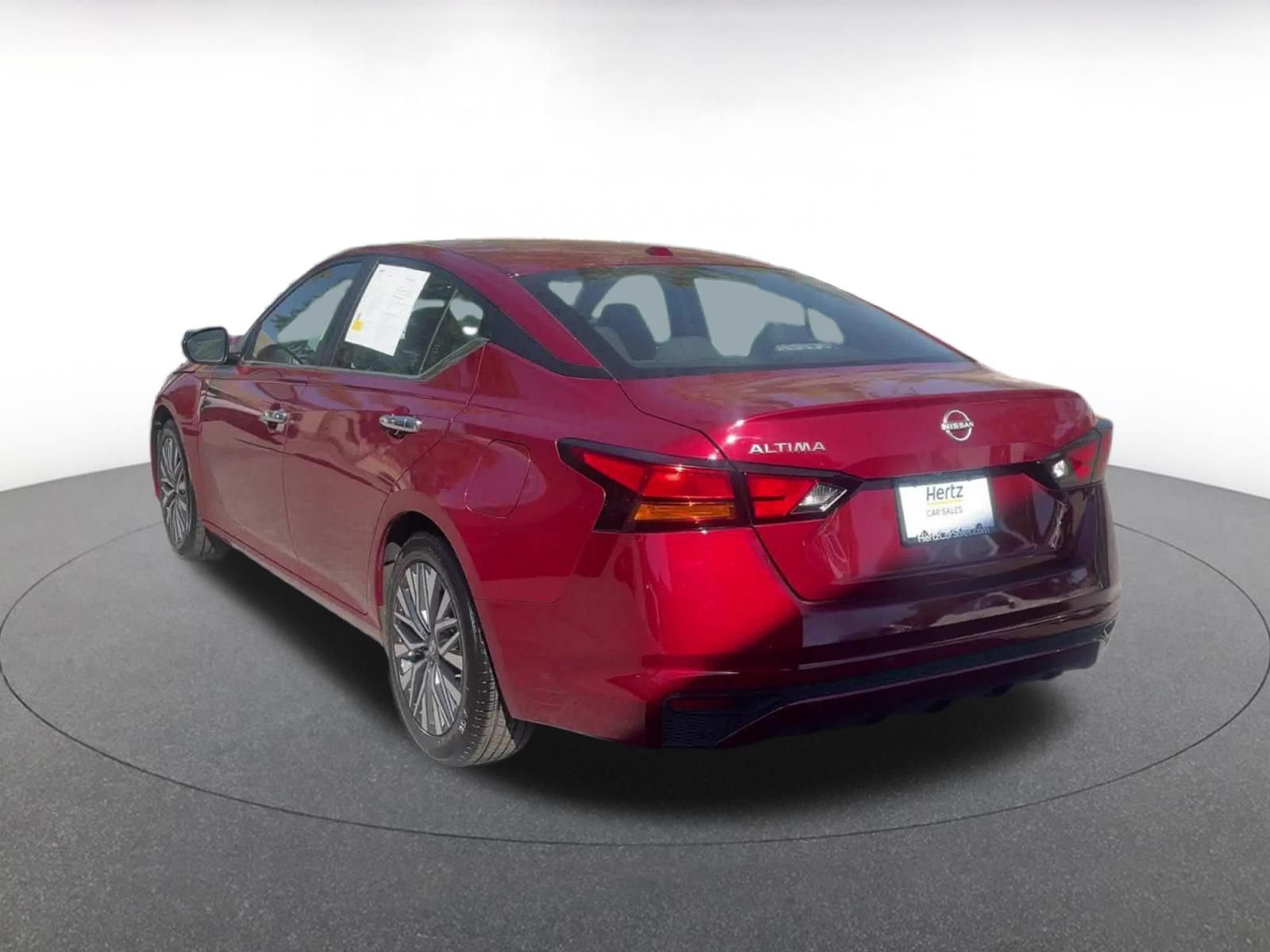 Used 2025 Nissan Altima 2.5 SV FWD image 10