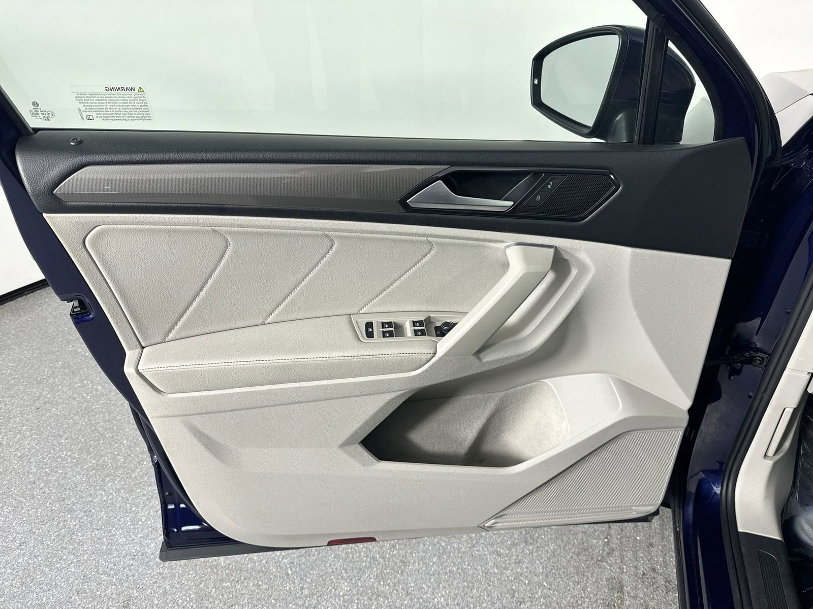 Used 2022 Volkswagen Tiguan SE image 20