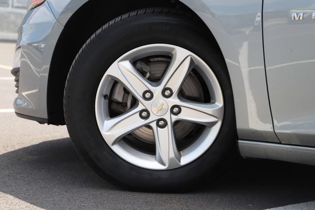 Used 2024 Chevrolet Malibu LT FWD image 2