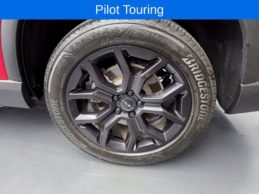 Used 2025 Honda Pilot Touring image 19