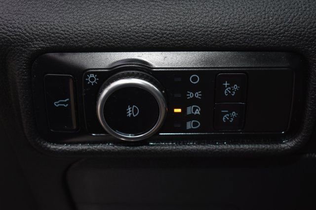 Used 2023 Ford Explorer Limited image 16