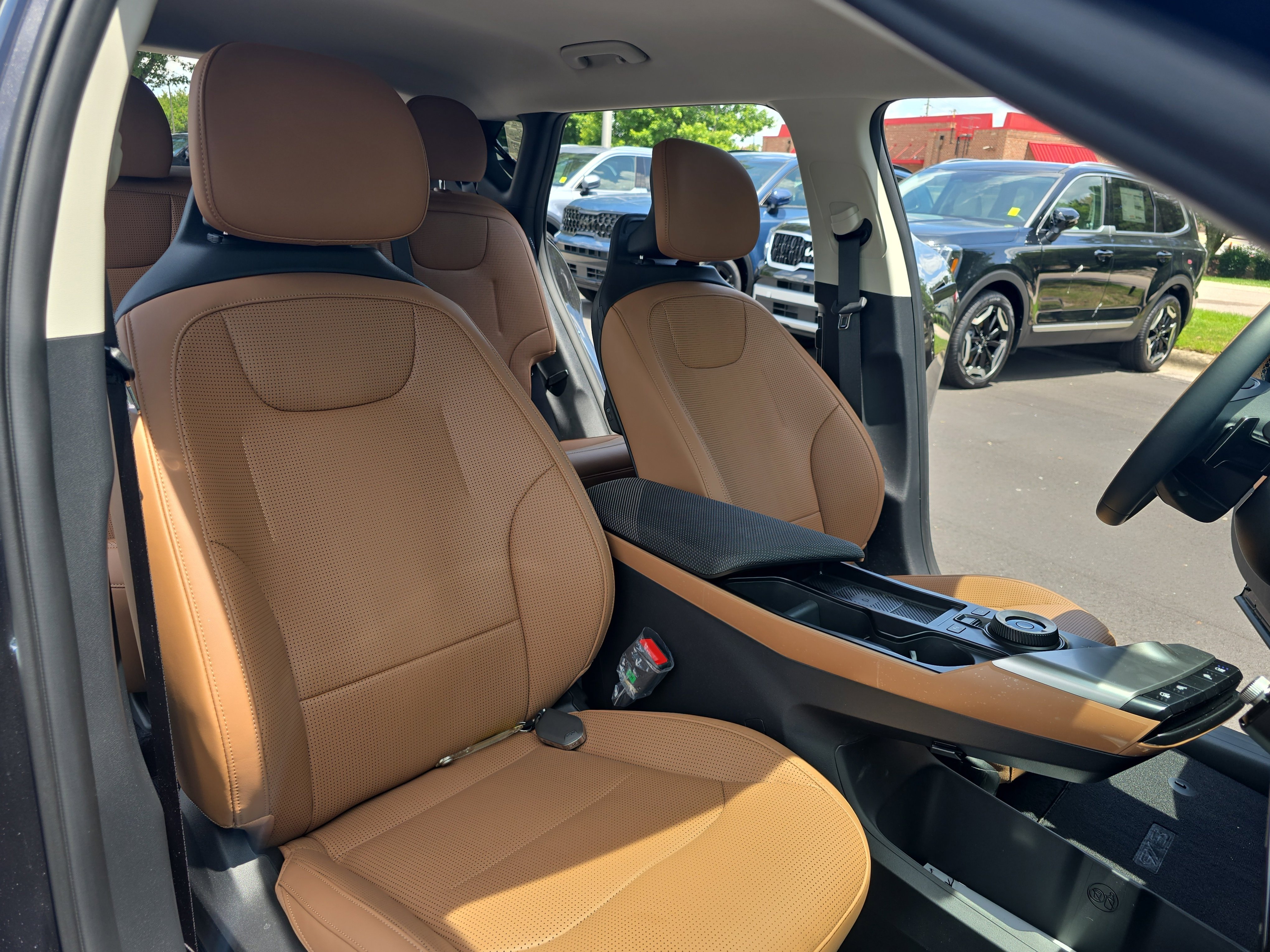 New 2025 Kia EV6 Wind image 10