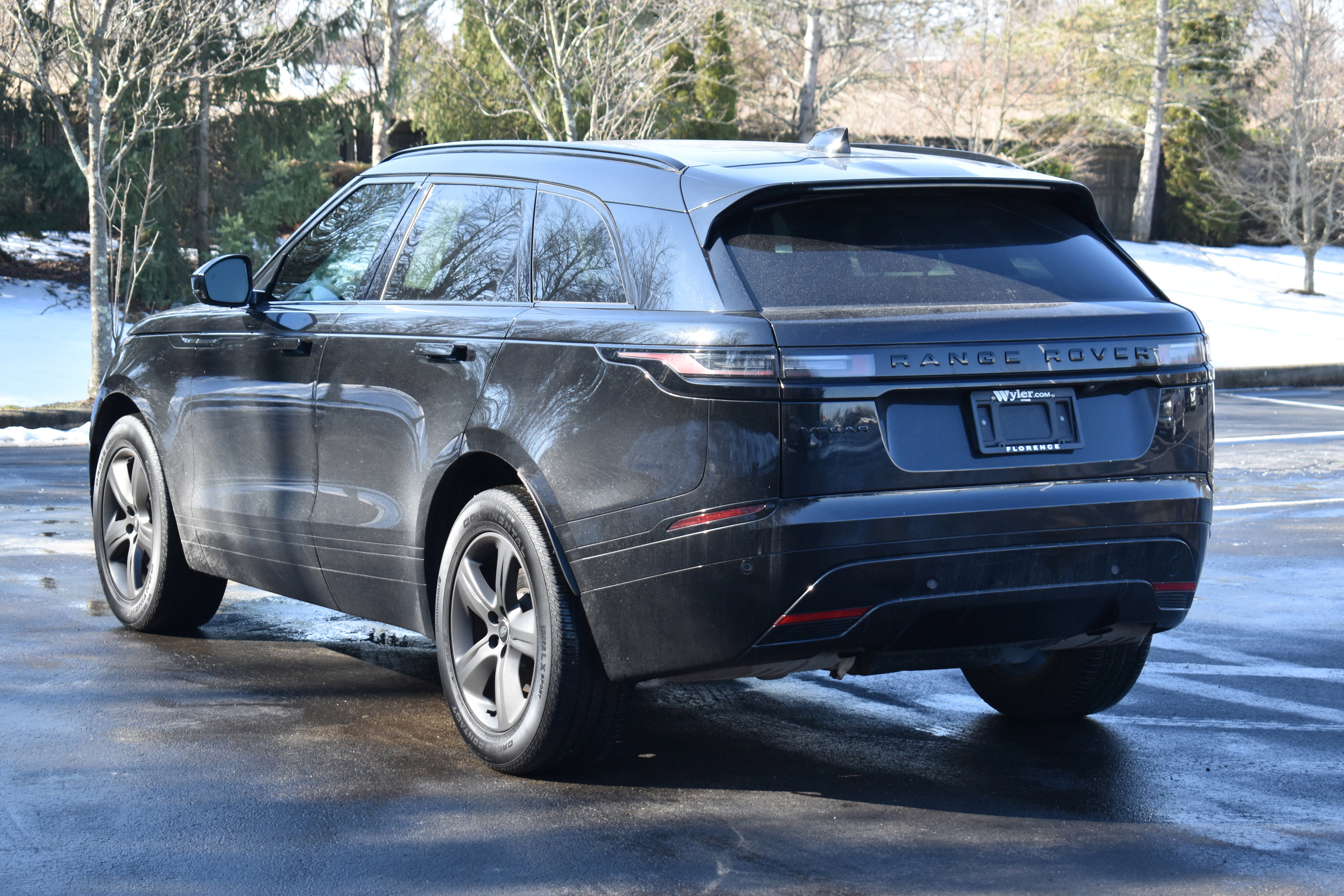 Used 2025 Land Rover Range Rover Velar Dynamic SE image 31