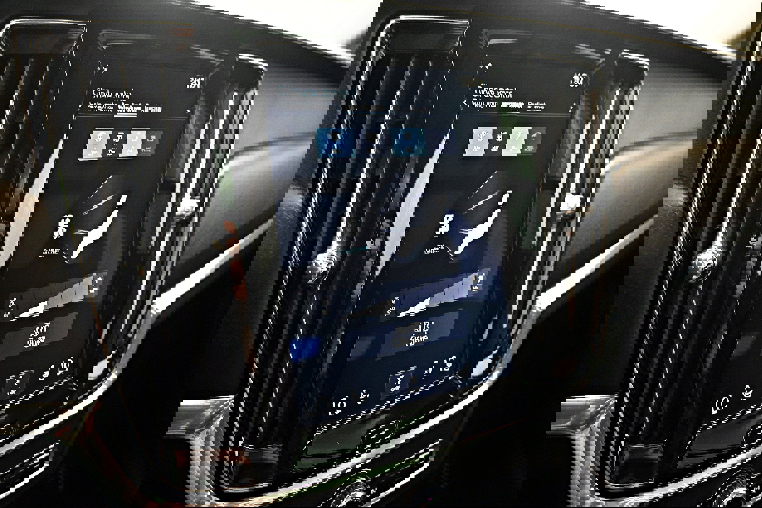 Used 2018 Volvo V90 T6 Cross Country w/ Convenience Package AWD/4WD image 13