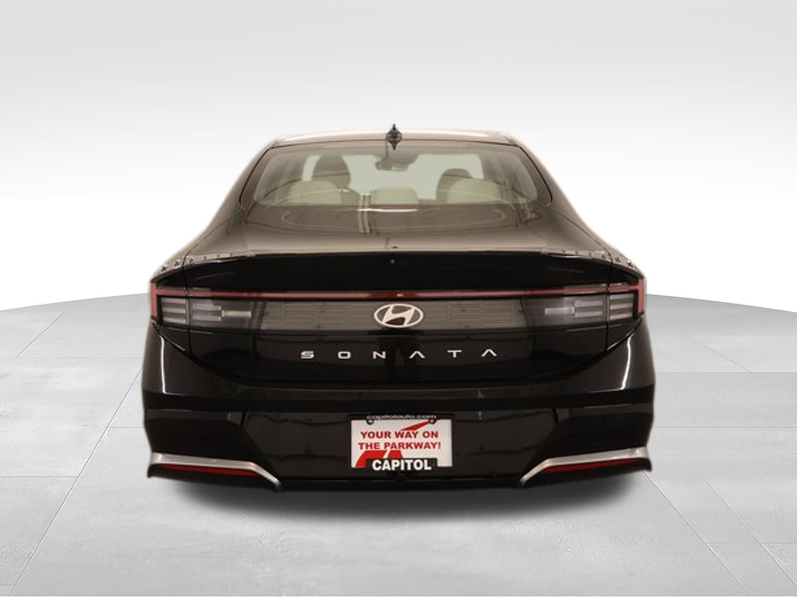 Used 2024 Hyundai Sonata SEL FWD image 3