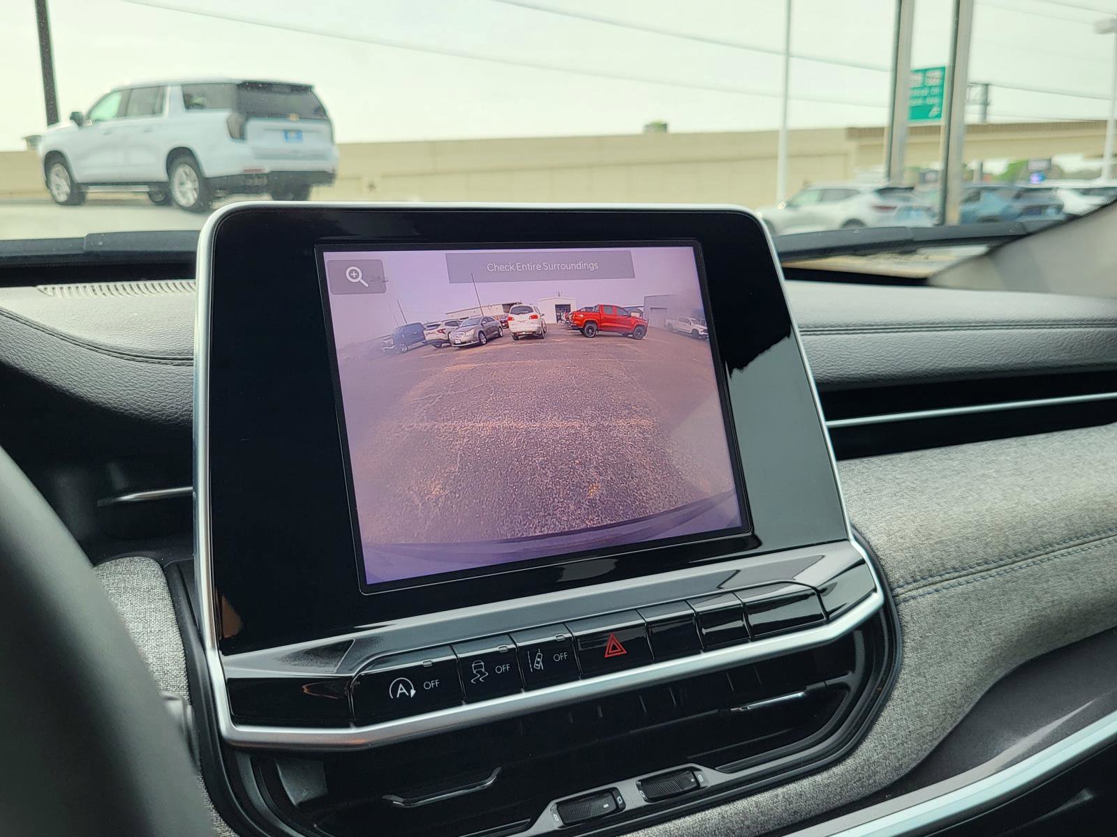 Used 2025 Jeep Compass Latitude image 27