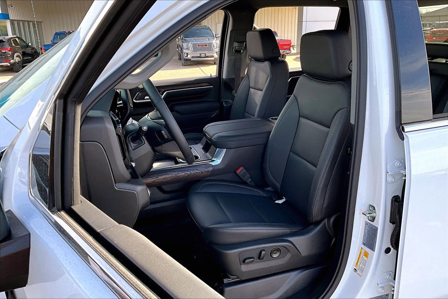 New 2026 GMC Sierra 3500 SLT w/ SLT Convenience Package AWD/4WD image 9
