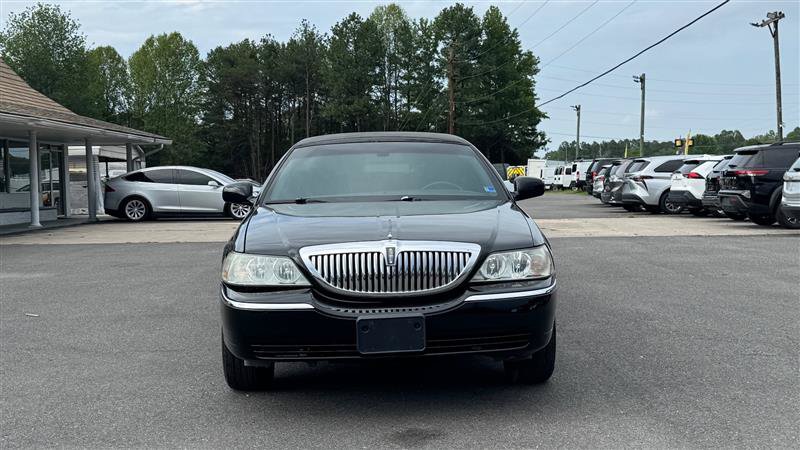 Used 2008 Lincoln Town Car Executive RWD image 5