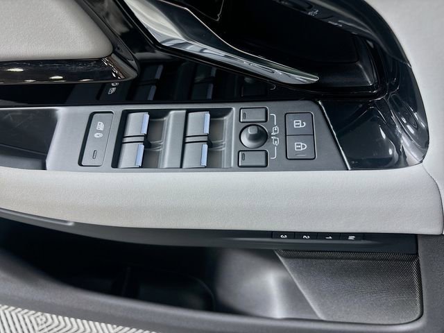 Used 2026 Land Rover Range Rover Evoque S image 20