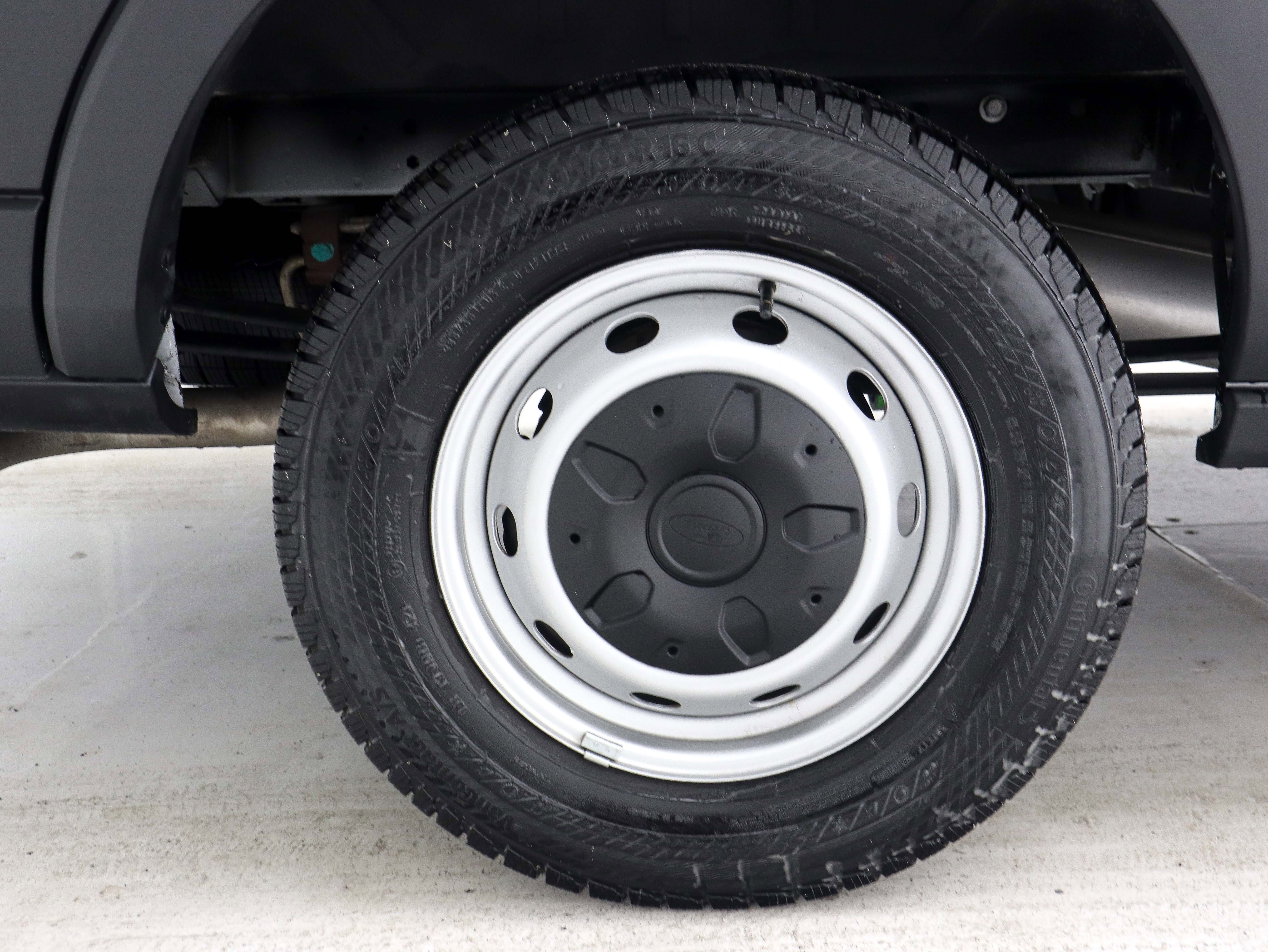 Used 2025 Ford Transit 250 148 High Roof image 28