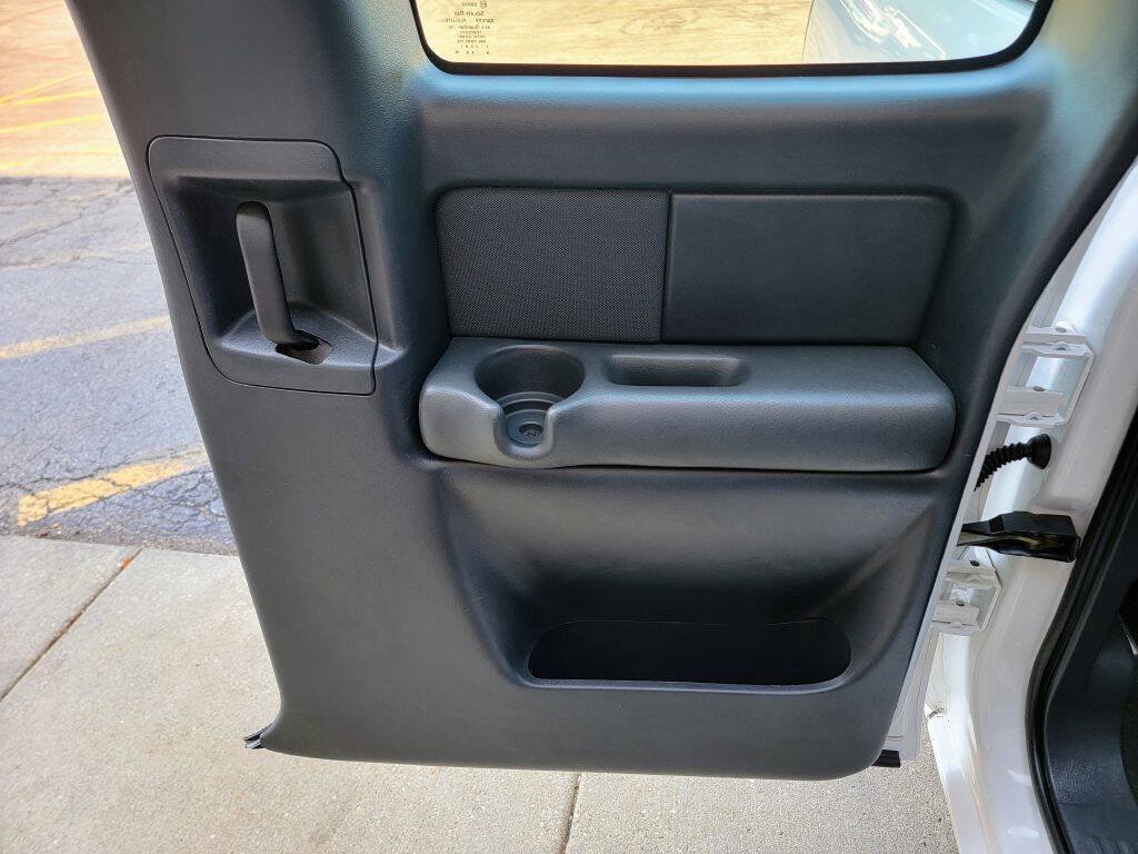 Used 2001 Chevrolet Silverado 1500 LS RWD image 25