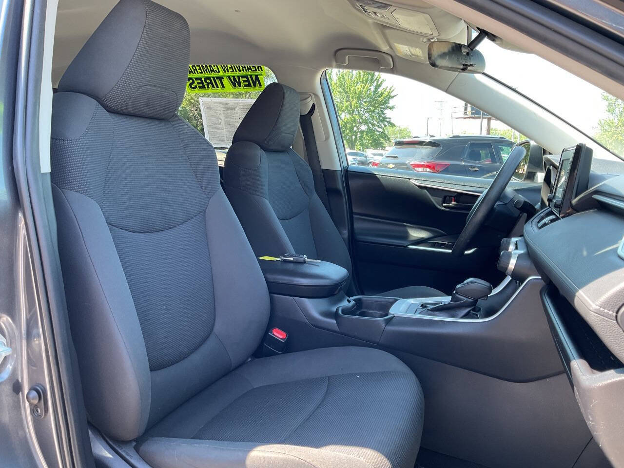 Used 2019 Toyota RAV4 LE w/ All Weather Liner Package AWD/4WD image 40