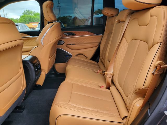 Certified 2022 Jeep Grand Cherokee Summit AWD/4WD image 26