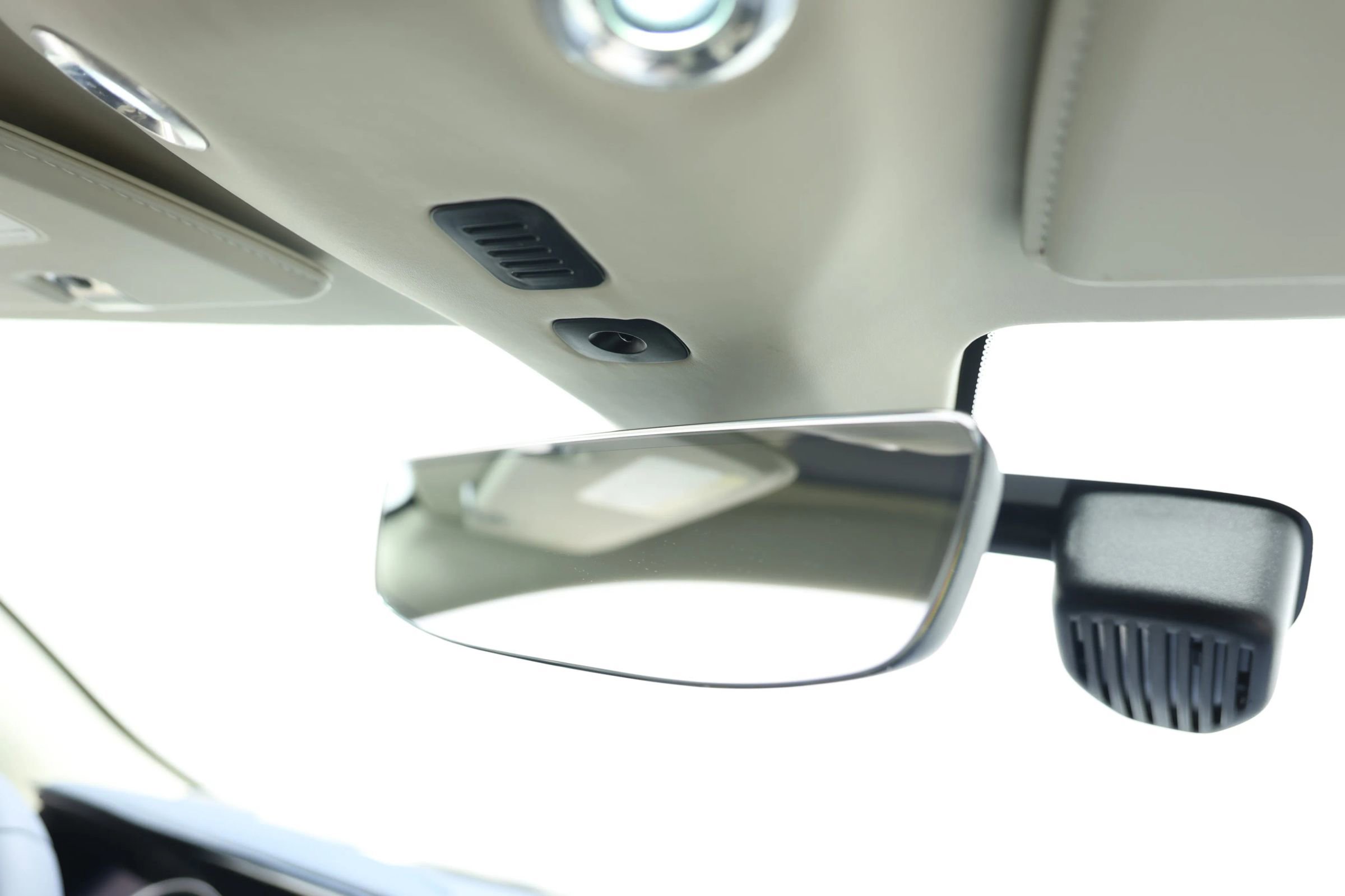 Used 2017 Aston Martin DB11 V12 image 94