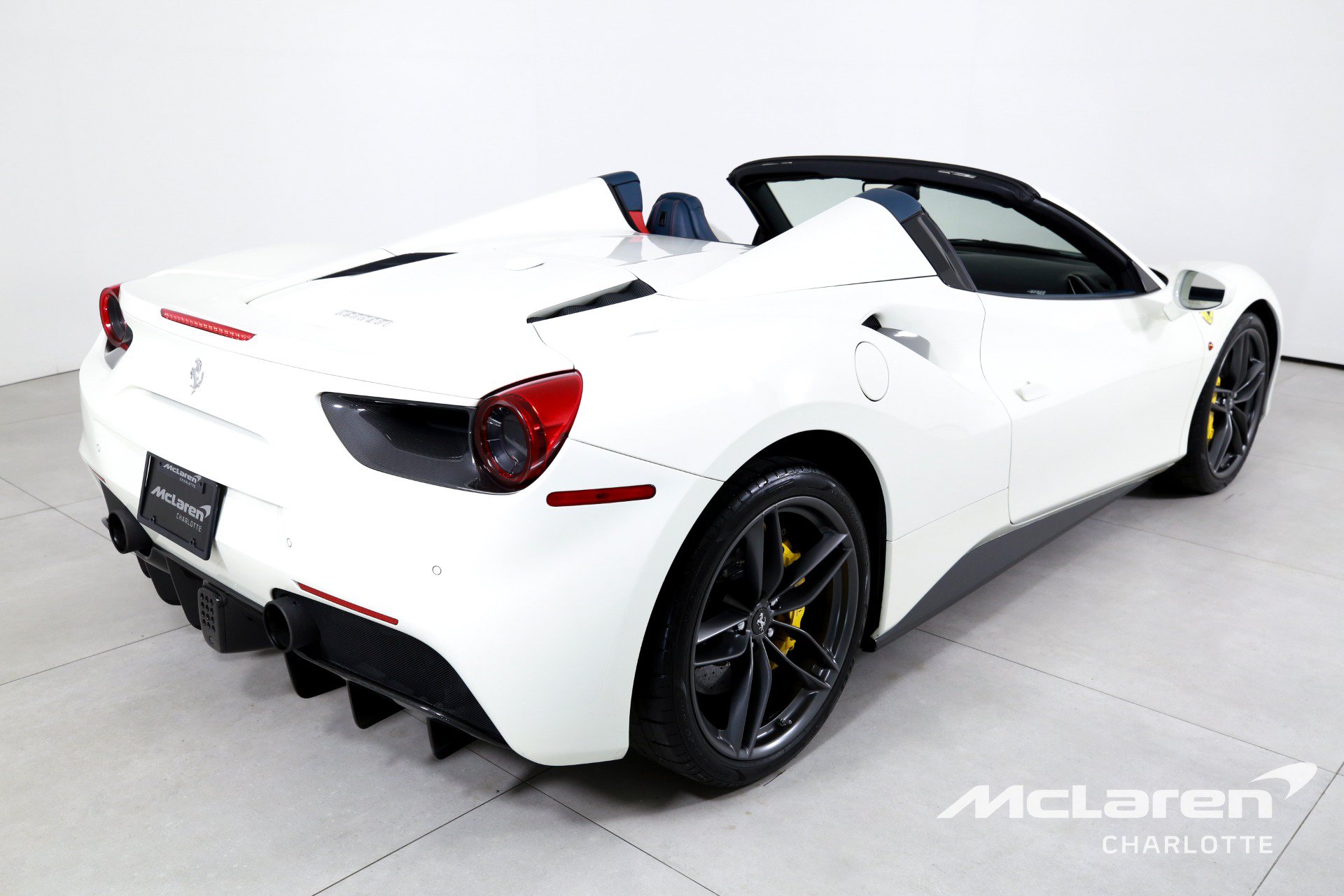 Used 2018 Ferrari 488 Spider RWD image 9