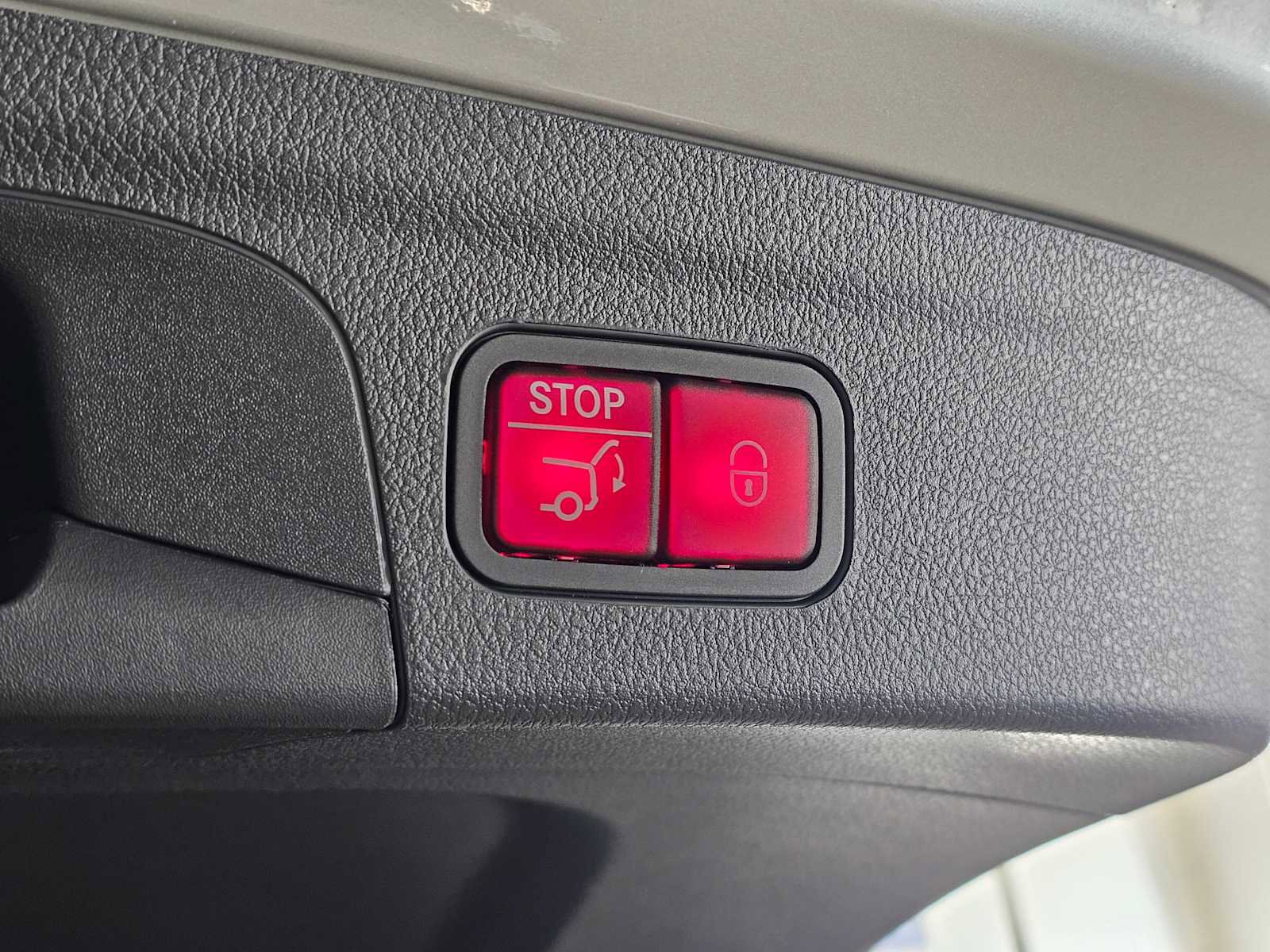 Used 2025 Mercedes-Benz GLE 450 4MATIC image 17