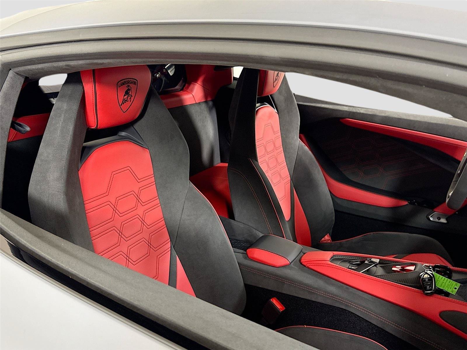 Used 2025 Lamborghini Revuelto AWD/4WD image 27