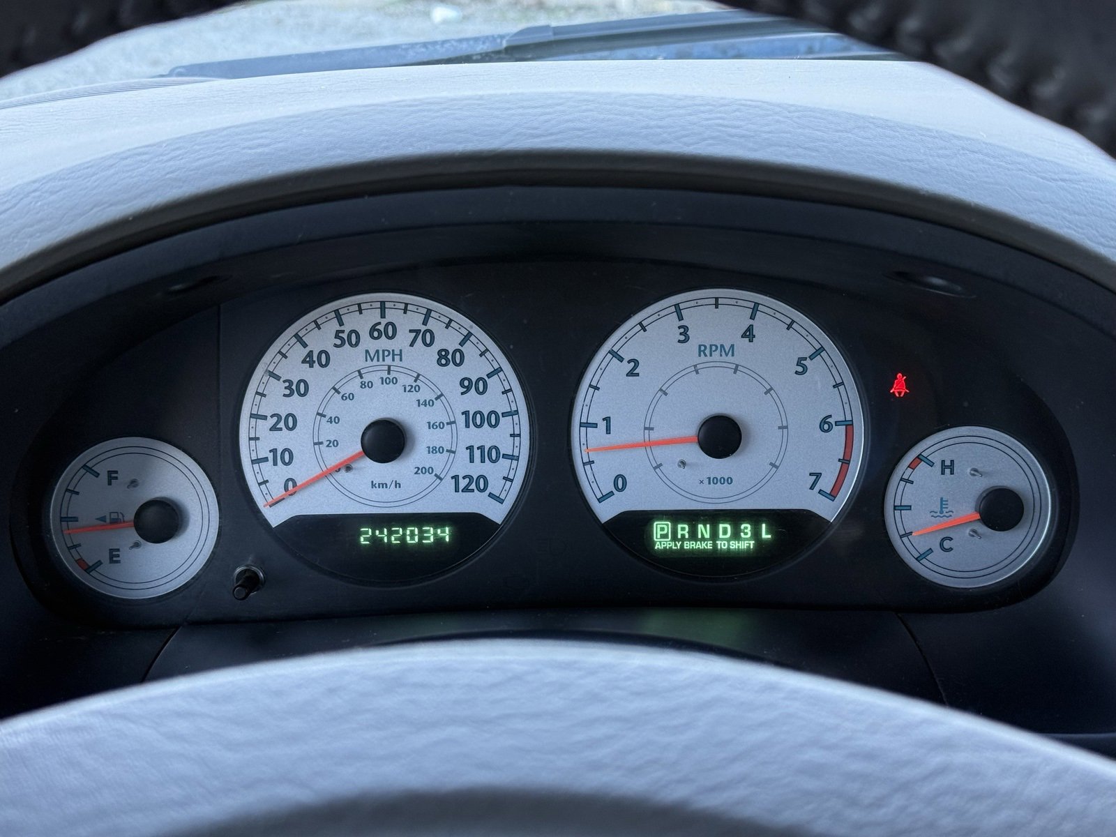 Used 2005 Chrysler Town & Country Touring image 20