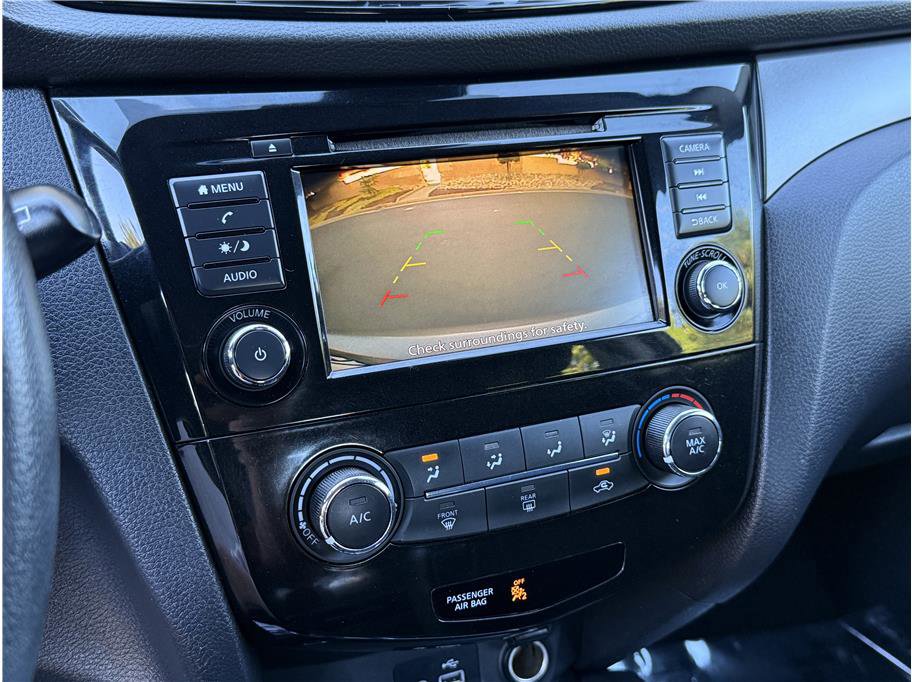 Used 2021 Nissan Rogue Sport S image 33