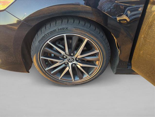 Used 2022 Toyota Camry XLE image 25