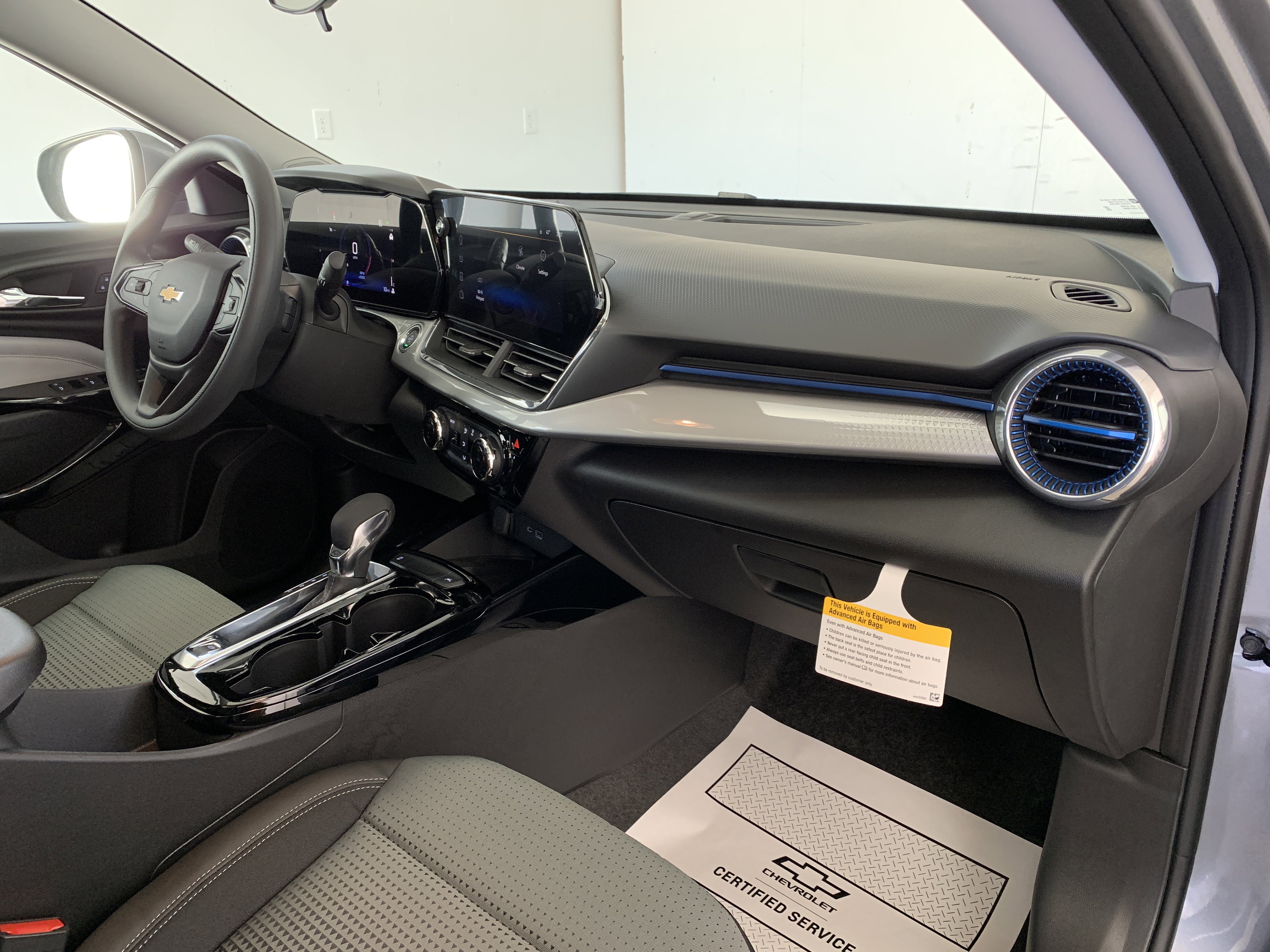 New 2026 Chevrolet Trax LT w/ Sunroof Package image 29
