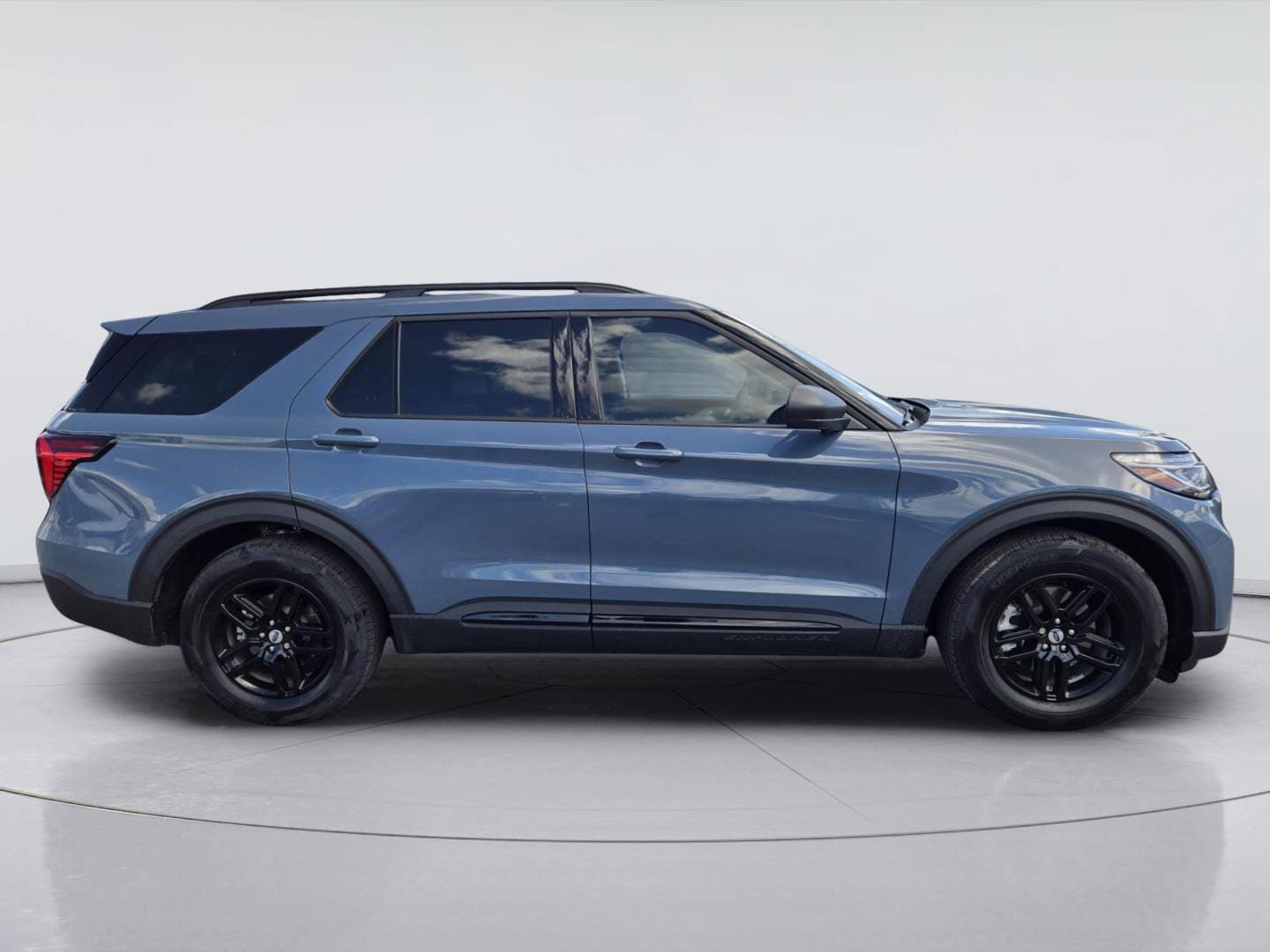 Used 2026 Ford Explorer Active RWD image 4
