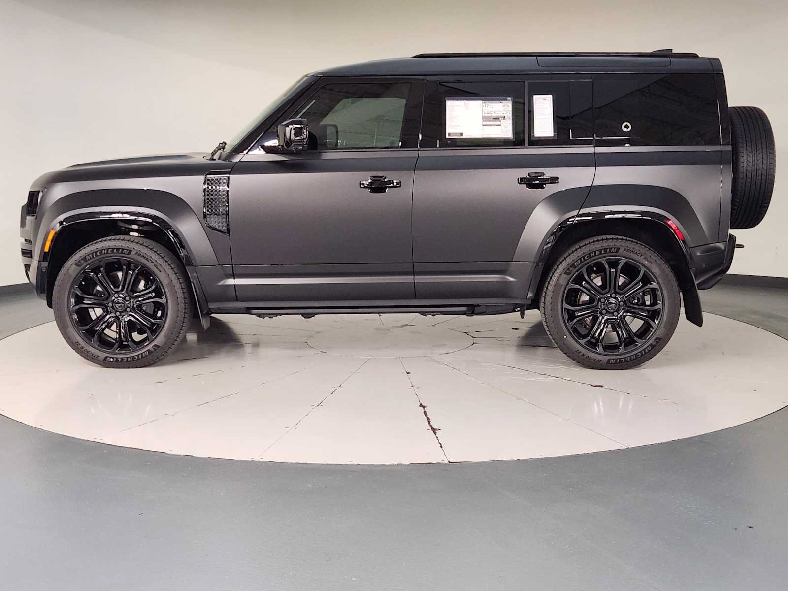 New 2026 Land Rover Defender 110 OCTA AWD/4WD image 5