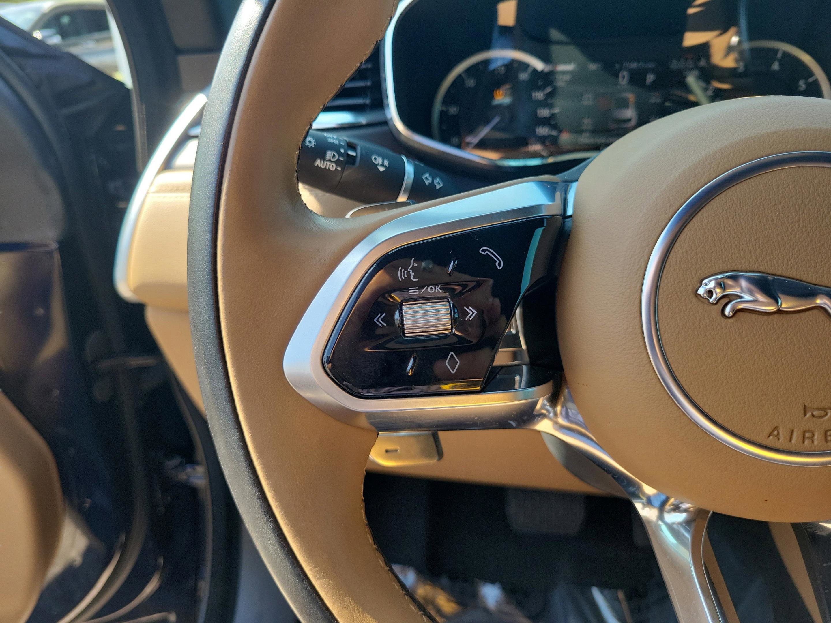 Used 2023 Jaguar F-PACE S AWD/4WD image 9