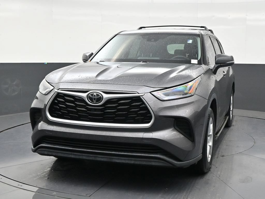 Used 2021 Toyota Highlander L FWD image 8