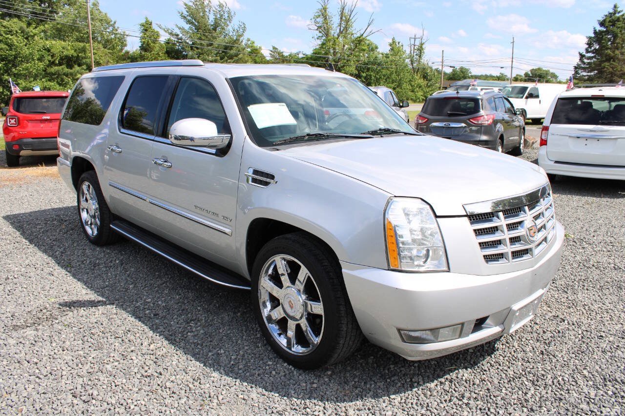 Used 2013 Cadillac Escalade ESV Luxury AWD/4WD image 4