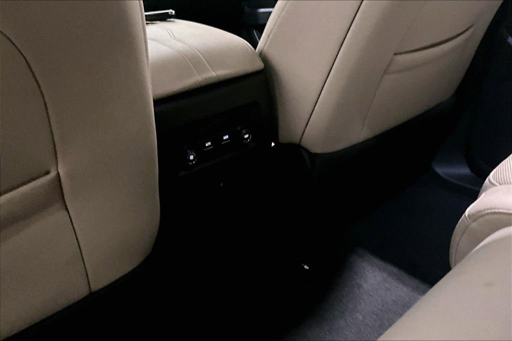 Used 2023 Chevrolet Traverse LS w/ Safety Package image 10