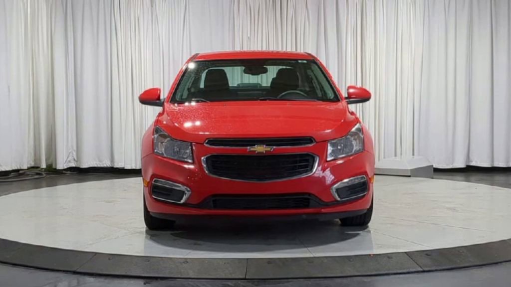 Used 2016 Chevrolet Cruze LT FWD image 3