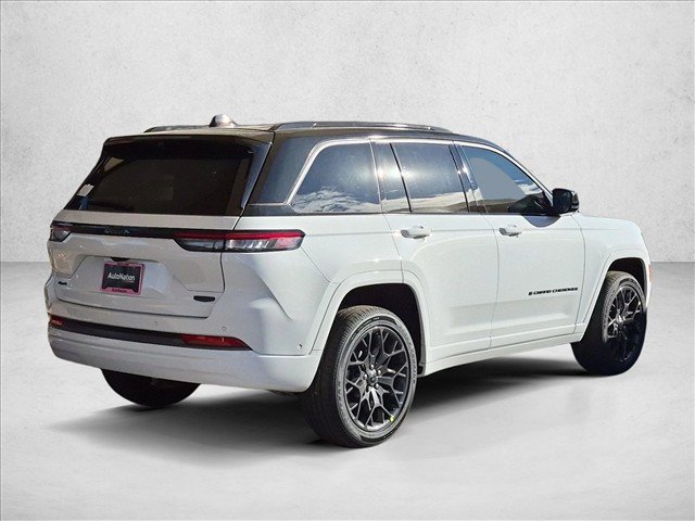 New 2027 Jeep Grand Cherokee Summit AWD/4WD image 2