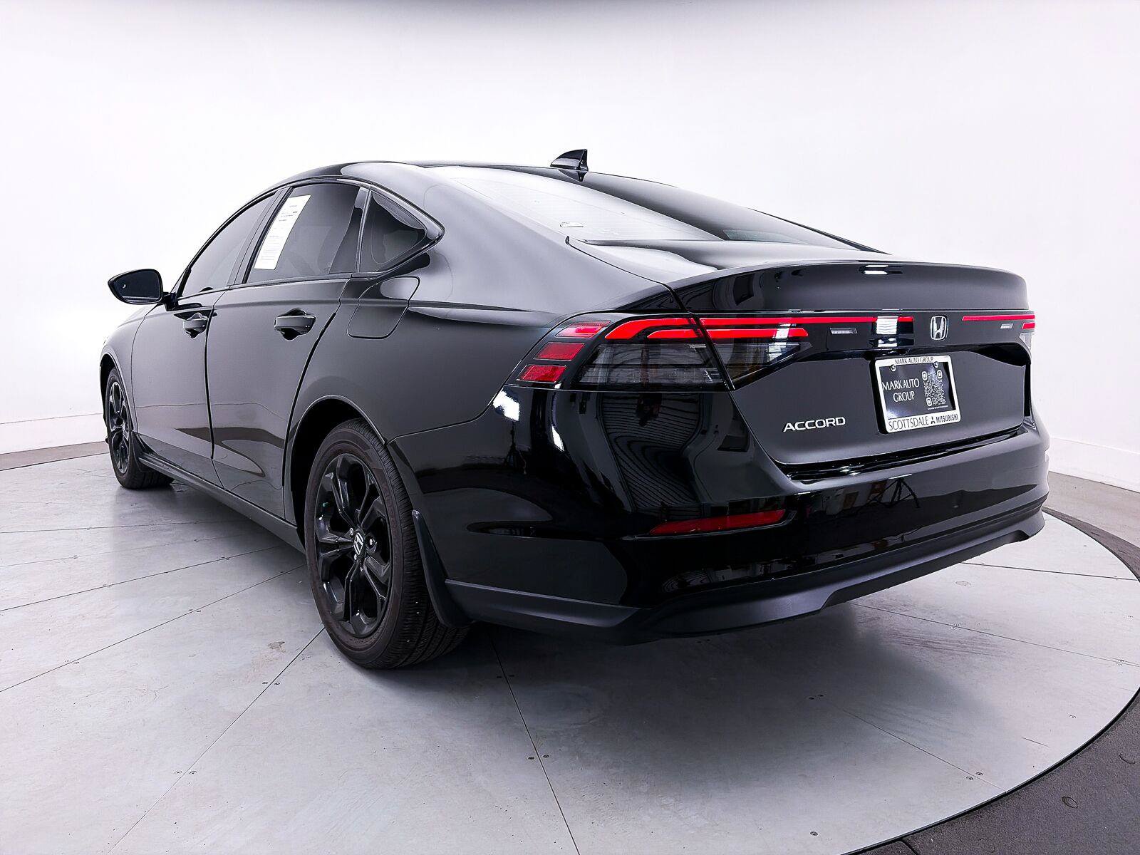 Used 2025 Honda Accord SE image 12