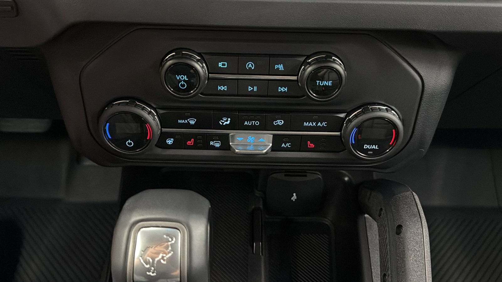 Used 2025 Ford Bronco Badlands AWD/4WD image 23